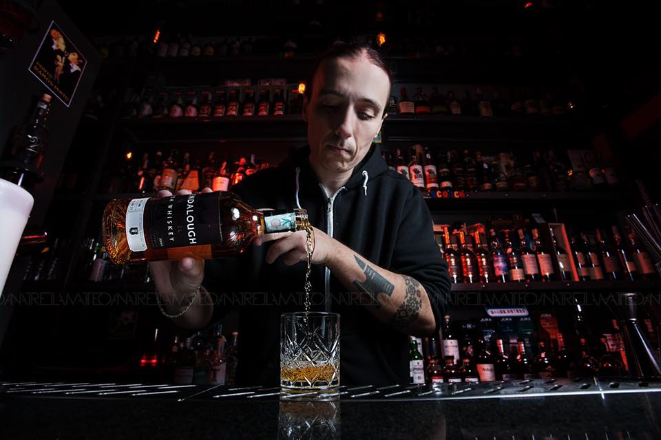 il docente del corso: Dario D'Avino del boutique bar "2H"