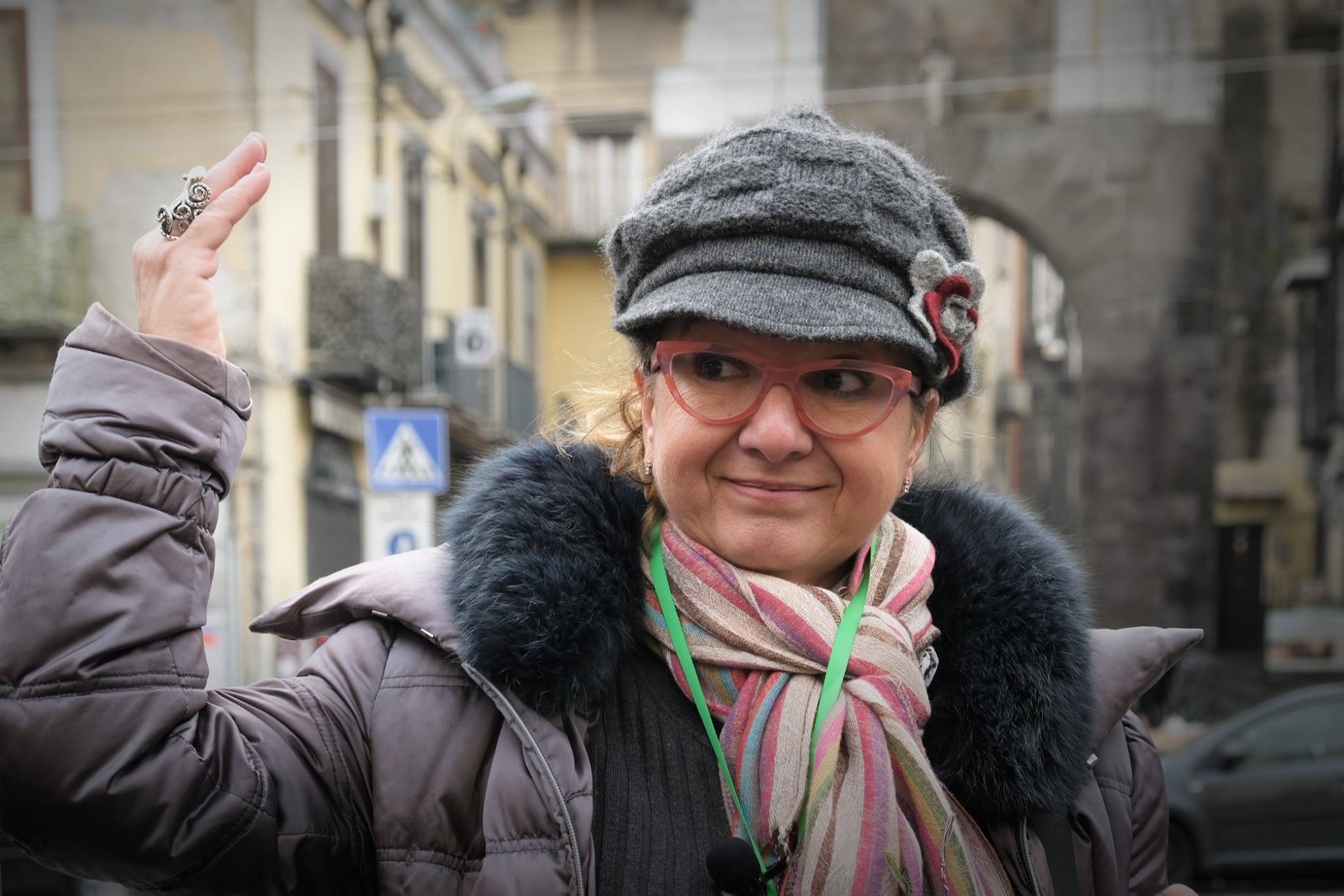 la dottoressa Francesca Del Vecchio, storico dell'arte, durante una delle "Walks of Naples"
